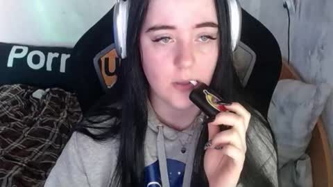 Snapshot of your_8a8y chatting on 11.19.25 your_8a8y online show from 11.19.25