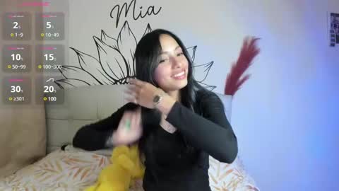 Snapshot of your_beck chatting on 02.08.25 mia3 online show from 02.08.25