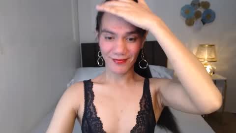 Snapshot of your_dirty_little_secret_ chatting on 03.09.25 Alexa online show from 03.09.25