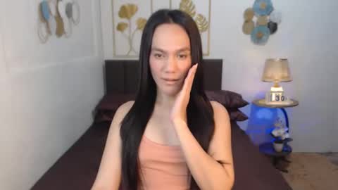 Snapshot of your_dirty_little_secret_ chatting on 11.30.25 Alexa online show from 11.30.25