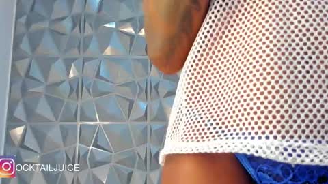 Snapshot of your_juice_ocktail chatting on 01.12.26 your_juice_ocktail online show from 01.12.26