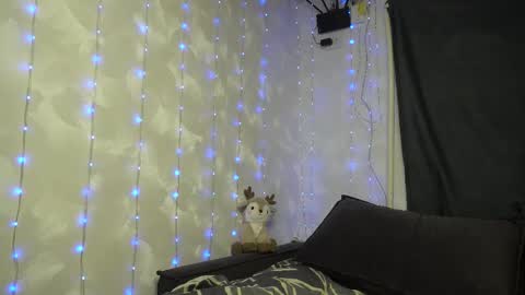 Snapshot of your_little_flexible_girl chatting on 03.28.26 Meri online show from 03.28.26