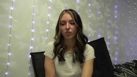 Snapshot of your_little_flexible_girl chatting on 03.30.26 Meri online show from 03.30.26