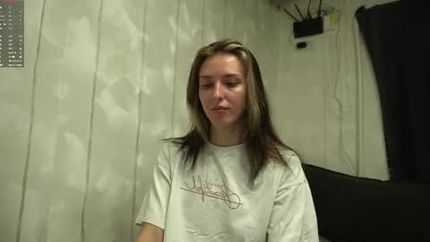 Snapshot of your_little_flexible_girl chatting on 05.06.26 Meri online show from 05.06.26