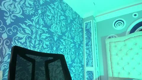 Snapshot of your_perverse_whore chatting on 12.24.24 Salome online show from 12.24.24