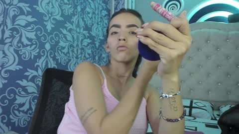 Snapshot of your_perverse_whore chatting on 01.10.25 Salome online show from 01.10.25