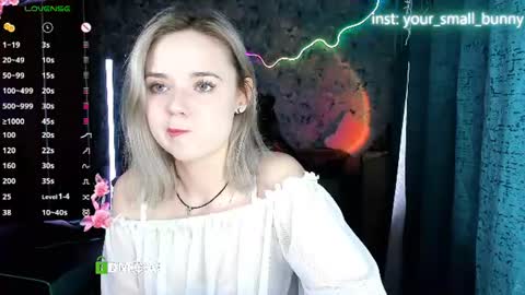 Snapshot of your_small_bunny chatting on 07.18.26 Molly online show from 07.18.26