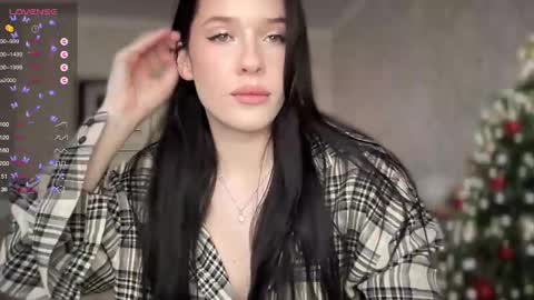 Snapshot of your_sweet_angel_ chatting on 01.16.25 Mia  online show from 01.16.25