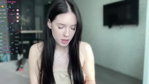 Snapshot of your_sweet_angel_ chatting on 01.28.25 Mia  online show from 01.28.25