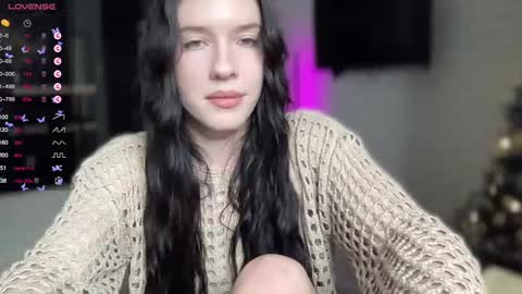 Snapshot of your_sweet_angel_ chatting on 01.31.25 Mia  online show from 01.31.25