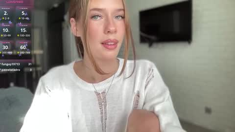 Snapshot of your_sweet_angel_ chatting on 09.26.25 Mia  online show from 09.26.25