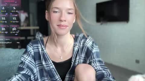 Snapshot of your_sweet_angel_ chatting on 10.03.25 Mia  online show from 10.03.25