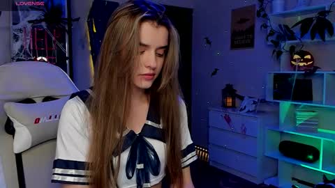 Snapshot of youranikka chatting on 10.27.25 Anikka online show from 10.27.25