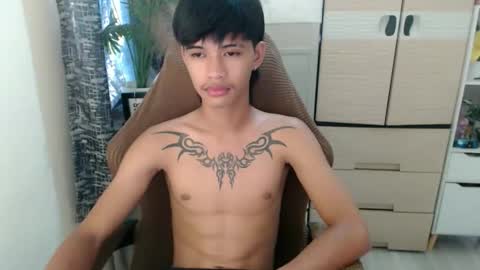 yourasian_eric online show from 04.09.26