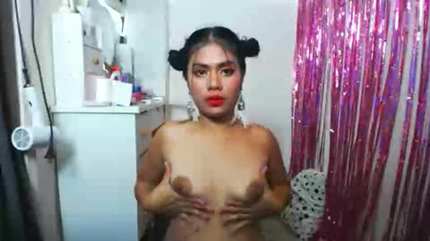 A V A online show from 10.07.25