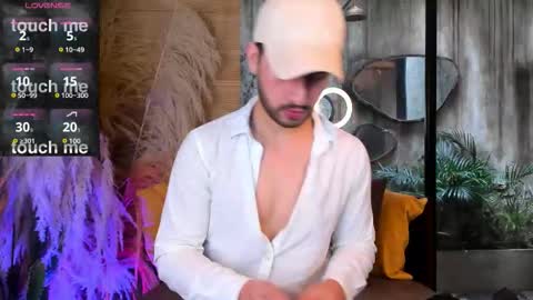 Snapshot of yourboynextdoor1 chatting on 01.10.26 YOURBOYNEXTDOOR online show from 01.10.26