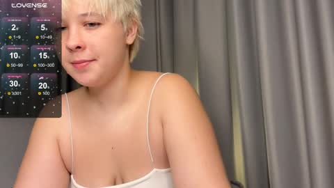 Snapshot of yourbunnymi chatting on 04.07.26 Eva online show from 04.07.26