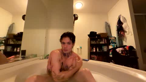 Snapshot of yourfallenangel02 chatting on 08.01.26 yourfallenangel02 online show from 08.01.26