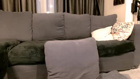 Snapshot of yourfavouritemilf chatting on 01.25.25 Aylin online show from 01.25.25