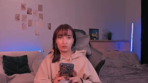 Snapshot of yourfitoviolett chatting on 10.04.25 violett online show from 10.04.25