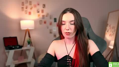 Chloe online show from 10.10.25