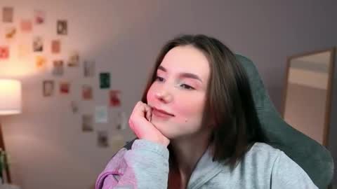 Chloe online show from 10.13.25