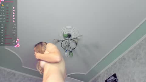 yourgirl_044 online show from 12.20.24