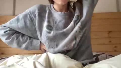 yourgirlaurora online show from 04.04.26