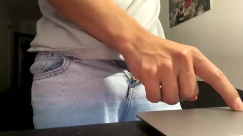 Snapshot of yourguuy21 chatting on 11.22.25 yourguuy21 online show from 11.22.25