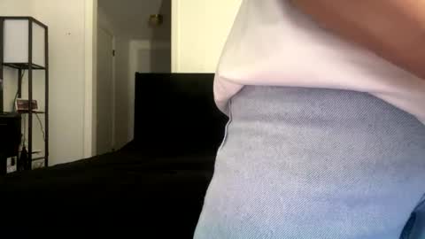 Snapshot of yourguuy21 chatting on 12.01.25 yourguuy21 online show from 12.01.25