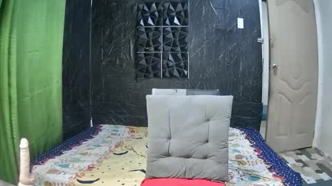 Snapshot of yourhotdodz chatting on 02.15.26 yourhotdodz online show from 02.15.26