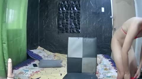 Snapshot of yourhotdodz chatting on 02.25.26 yourhotdodz online show from 02.25.26