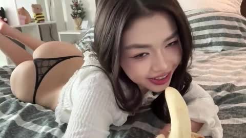 Snapshot of yourlittlesunrise_ chatting on 02.15.26 yourlittlesunrise_ online show from 02.15.26