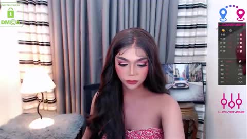 Snapshot of yourloveable chatting on 10.02.25 CHARLOTTE online show from 10.02.25