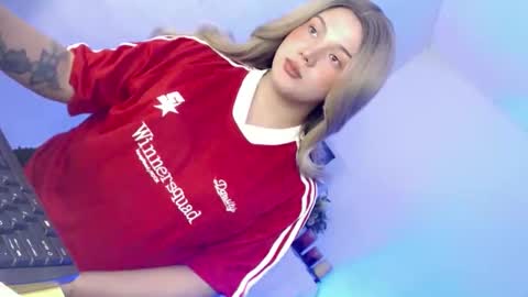 Snapshot of yourlovingpearl chatting on 03.18.26 PEARL online show from 03.18.26