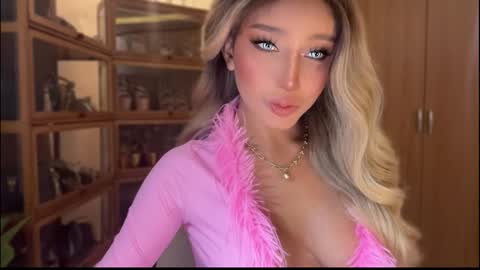 Snapshot of yourlovingpearlita1000 chatting on 02.13.26 Pearl online show from 02.13.26