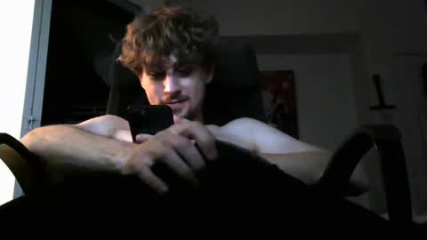 Snapshot of yourman1253 chatting on 11.06.25 YourMan online show from 11.06.25