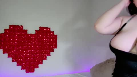 Amina online show from 02.18.25