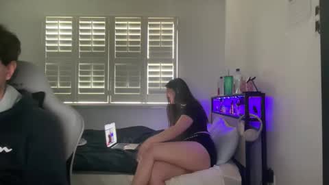 yourmila1 online show from 02.25.26