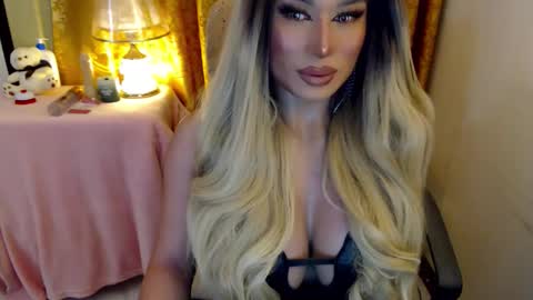 Adriana Maxwell online show from 05.01.26