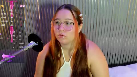 Snapshot of yourpretty_chloe chatting on 01.09.26 CHLOE online show from 01.09.26