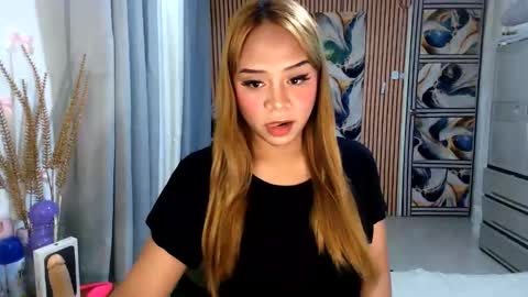 Snapshot of yourqueen_kaye chatting on 05.26.26 kaye online show from 05.26.26