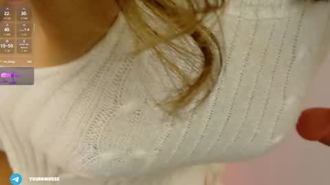 Snapshot of yourrmuse_ chatting on 06.06.26 Isabella but you can call me Isa .-. online show from 06.06.26