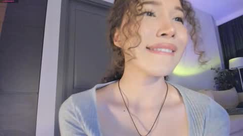 Snapshot of yours_meyy chatting on 12.19.25 youre meyy online show from 12.19.25