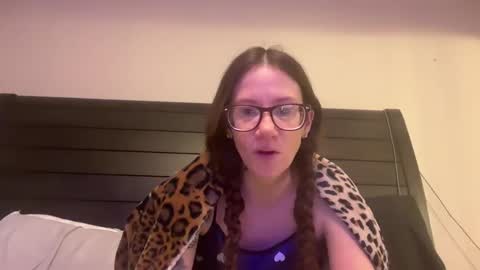 yourstrulylivy online show from 12.31.24