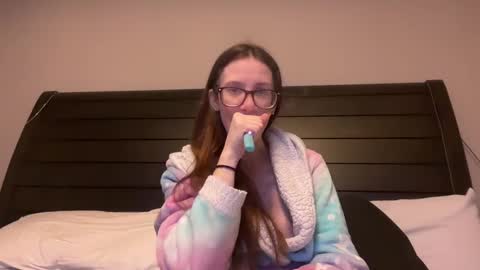 yourstrulylivy online show from 01.08.25