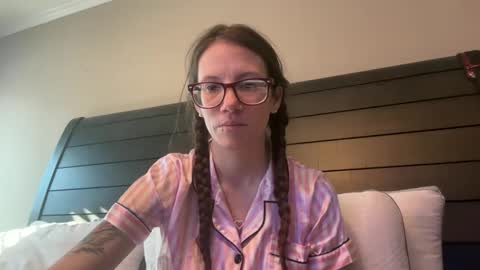 yourstrulylivy online show from 02.20.25