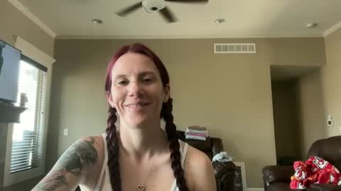 yourstrulylivy online show from 03.12.25