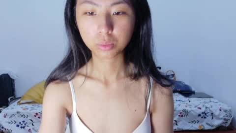 Snapshot of yoursweetestkiwi chatting on 04.22.26 Kiwi online show from 04.22.26