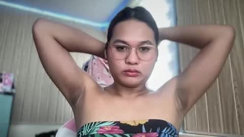 yoursweetgirl_zia online show from 04.17.26